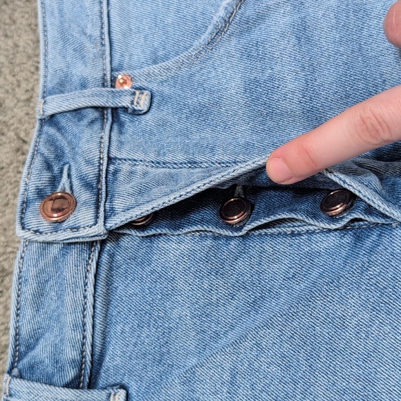 Good American Cutoff Jean Shorts Denim Lighter Wash High Waist Size 10/30 - Picture 4 of 12